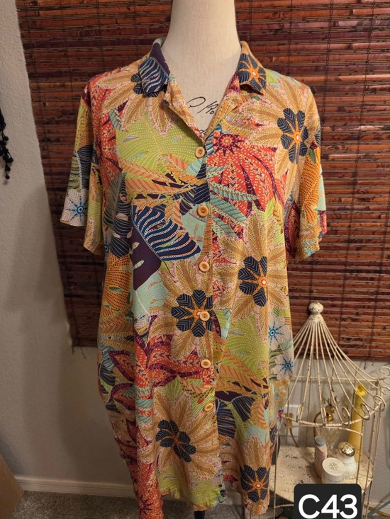 Belty Tops - Women’s Short-Sleeve Tropical Print Tunic in Multi
